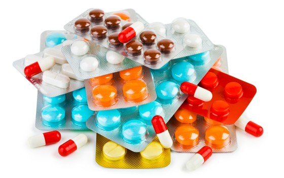 Extinção da Farmácia Popular: Vereadores votam uso do saldo na compra de remédios