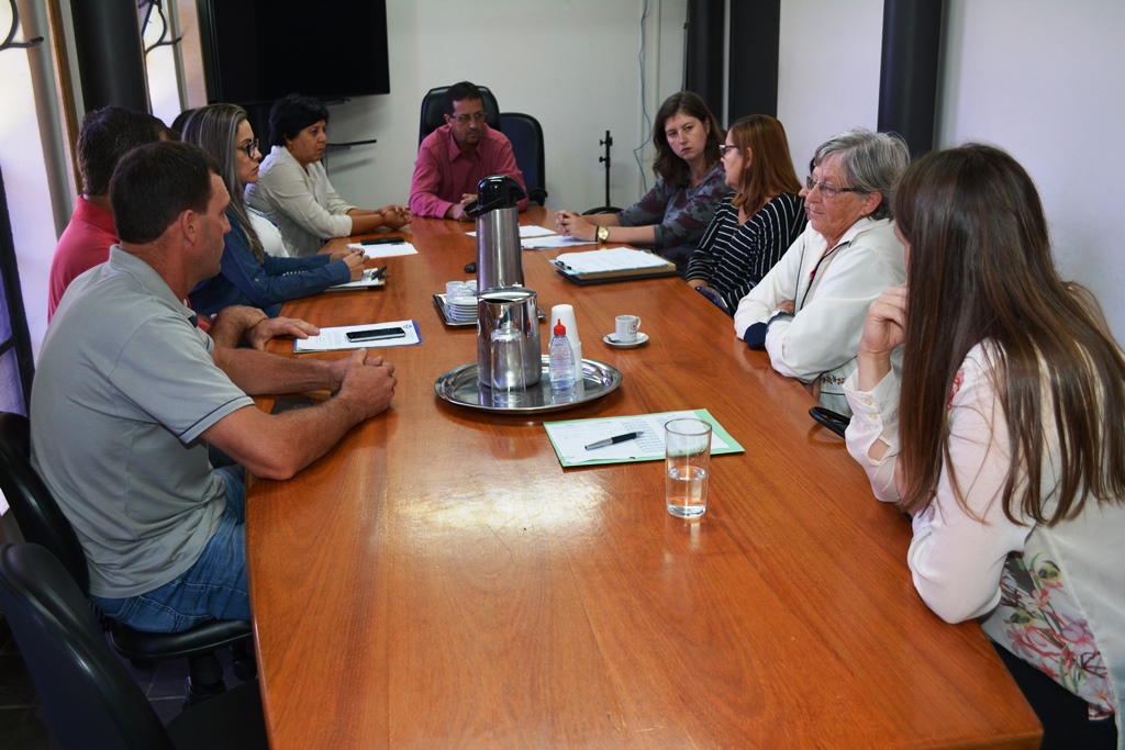 Vereador Juarez debate com feirantes medidas para dinamizar Casa do Produtor
